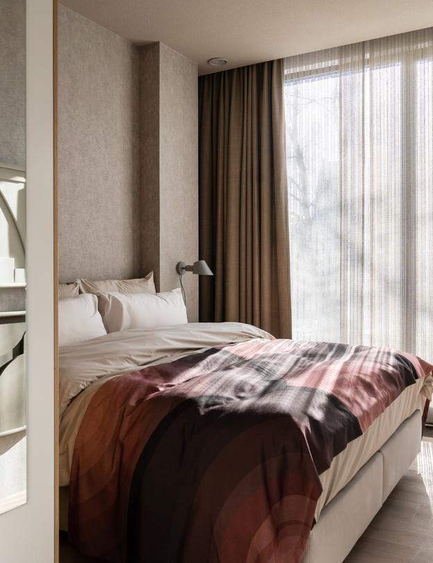 348 Suites | Bett
