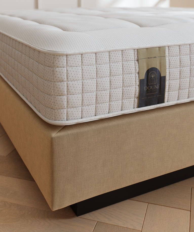 DOUXE Black Label Boxspring + Black Label Matratze | Beige
