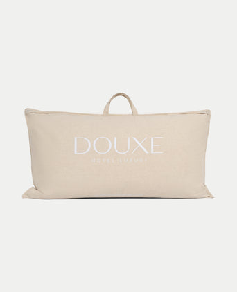 DOUXE Daunenkissen 50x90 cm - Rücken-/Seiten schläfer MITTEL DOUXE Daunenkissen 50x90 cm - Rücken-/Seiten schläfer MITTEL