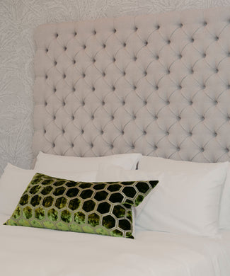 Kopfteil mit Kapitell Kopfteil mit Kapitell