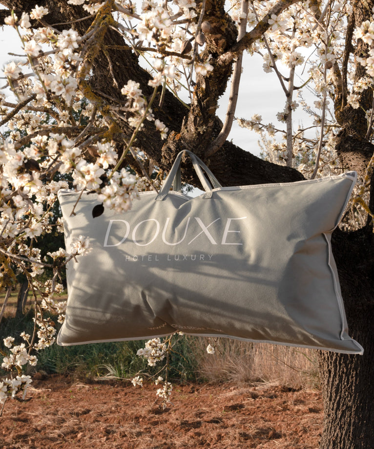 Hotel Kissen DOUXE | Hotel Luxus | Daunenkissen 50x70cm