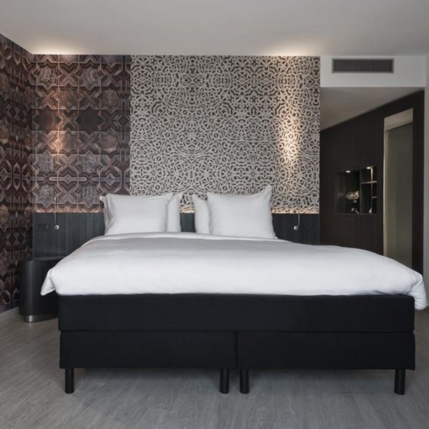 Bett von 348 Suites