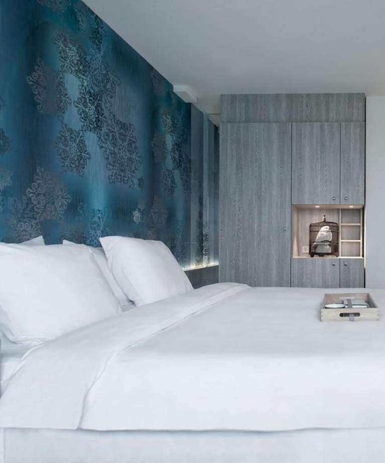 Bett von 348 Suites
