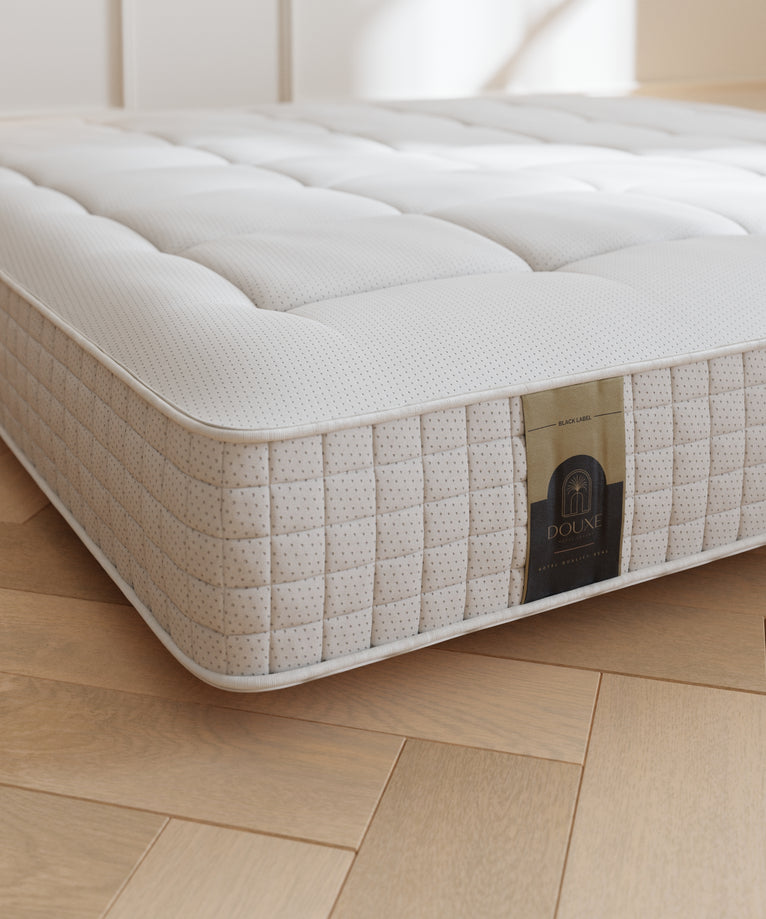 DOUXE Black Label Boxspring + Black Label Matratze | Beige