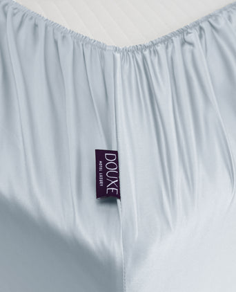 Bettwäsche Set & Spannbettlaken aus Satin | Pastellblau