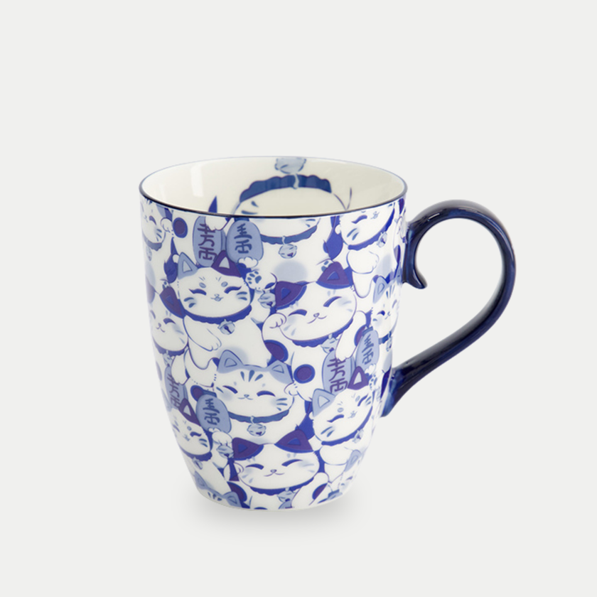 Tokyo Design Studio – Kawaii Blue Maneko Tasse (mit Geschenkbox)