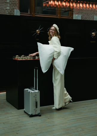 DOUXE Komplettes Bettwäsche-Set Daunen | Weiß mit Volant